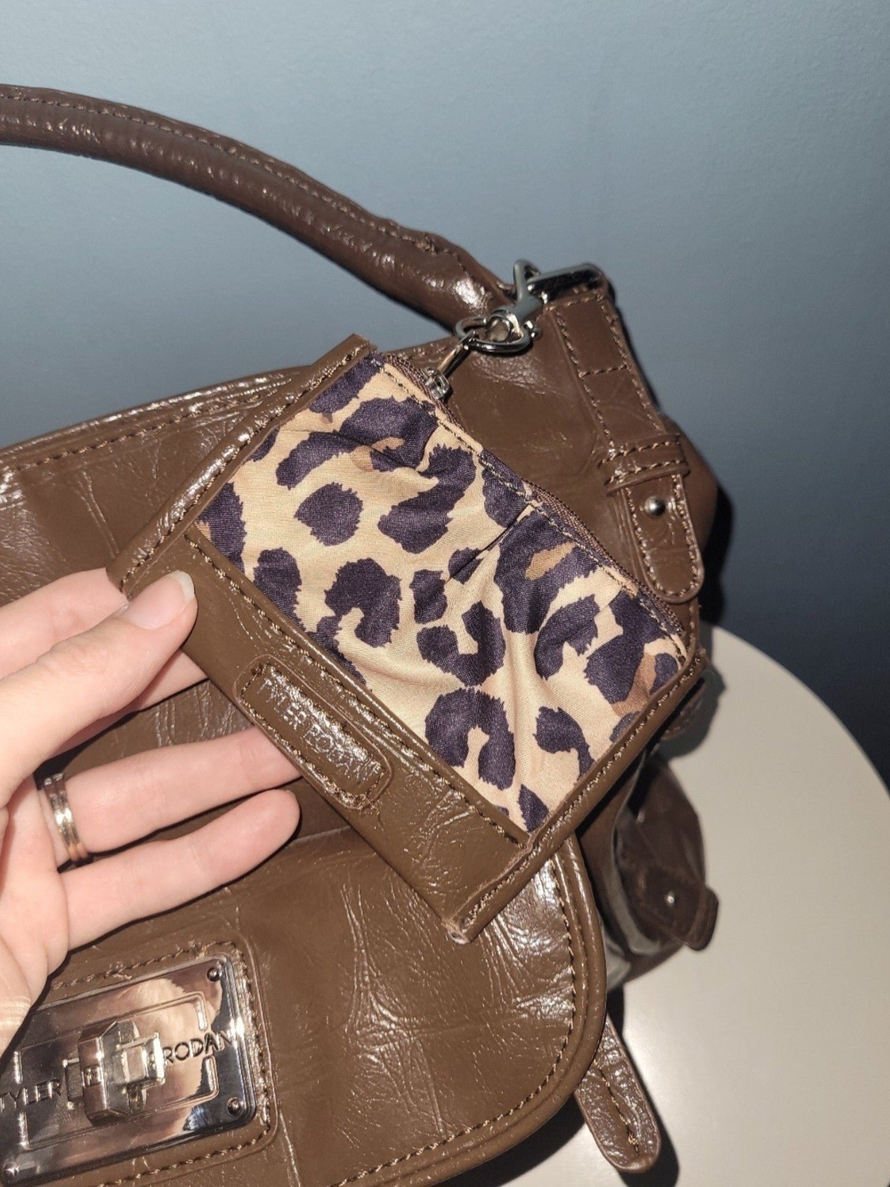 Tyler Rodan Brown Shoulder Bag with Leopard Card Holder - Picture 4 of 8